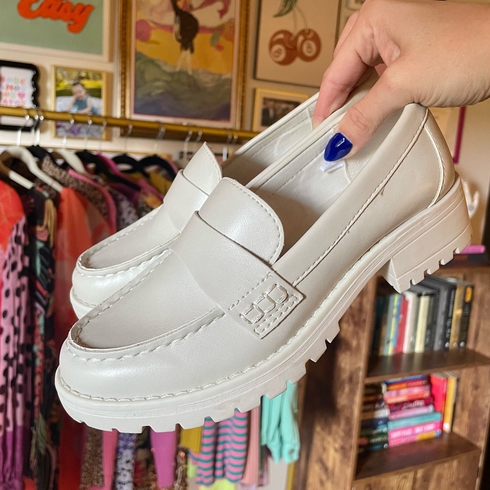 NEW Ivory Vegan Leather Chunky Loafer - Picture 2 of 8